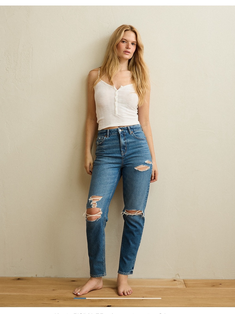 AE Strigid Curvy Ripped Mom Jean